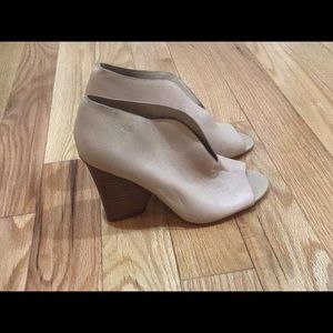 Vince camuto booties perfect shape!